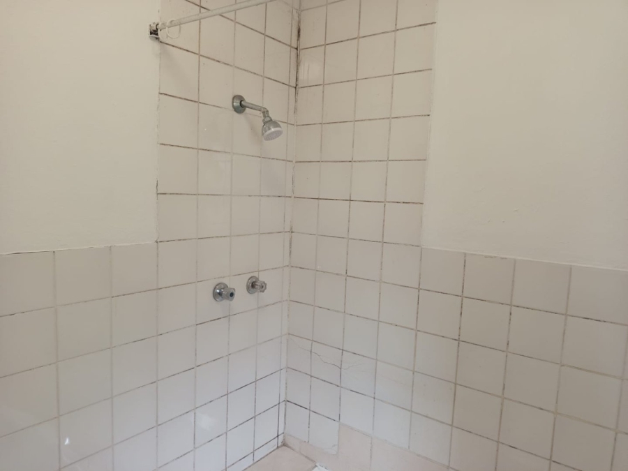 To Let 2 Bedroom Property for Rent in Vorna Valley Gauteng