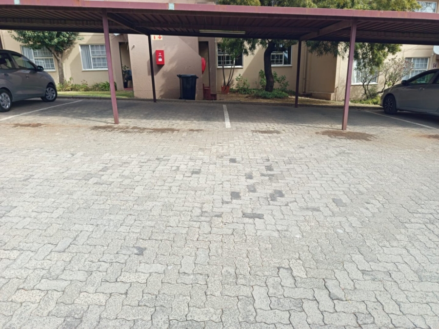 To Let 2 Bedroom Property for Rent in Vorna Valley Gauteng