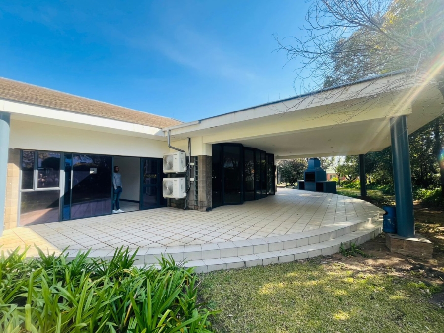 To Let commercial Property for Rent in Woodmead Gauteng