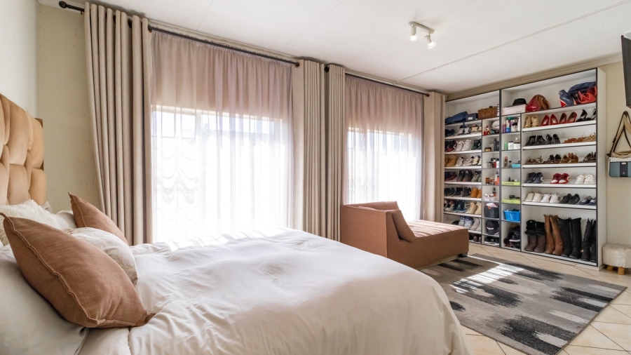 3 Bedroom Property for Sale in Glen Marais Gauteng