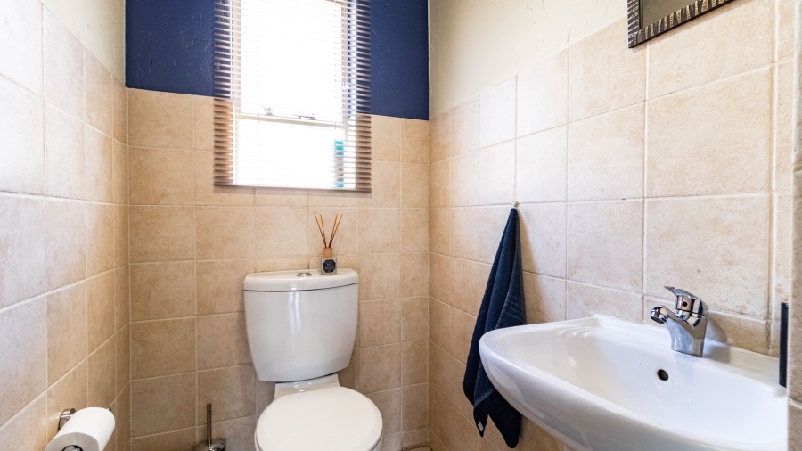 3 Bedroom Property for Sale in Glen Marais Gauteng