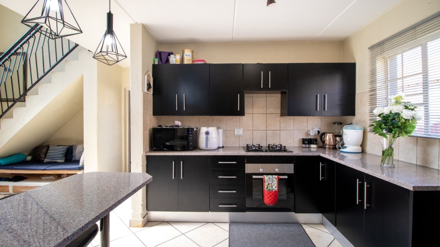 3 Bedroom Property for Sale in Glen Marais Gauteng