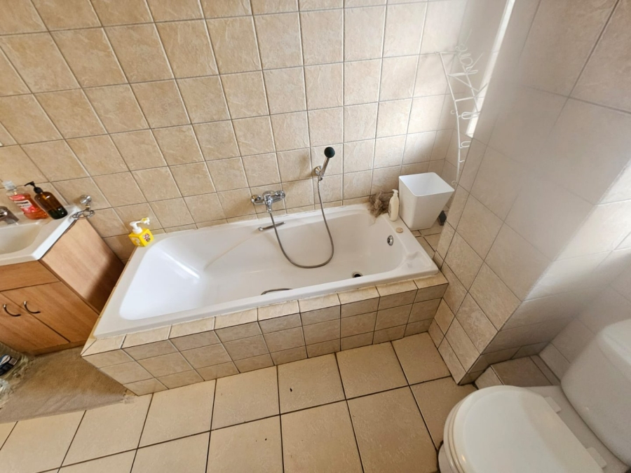 3 Bedroom Property for Sale in Eldo Lakes Estate Gauteng