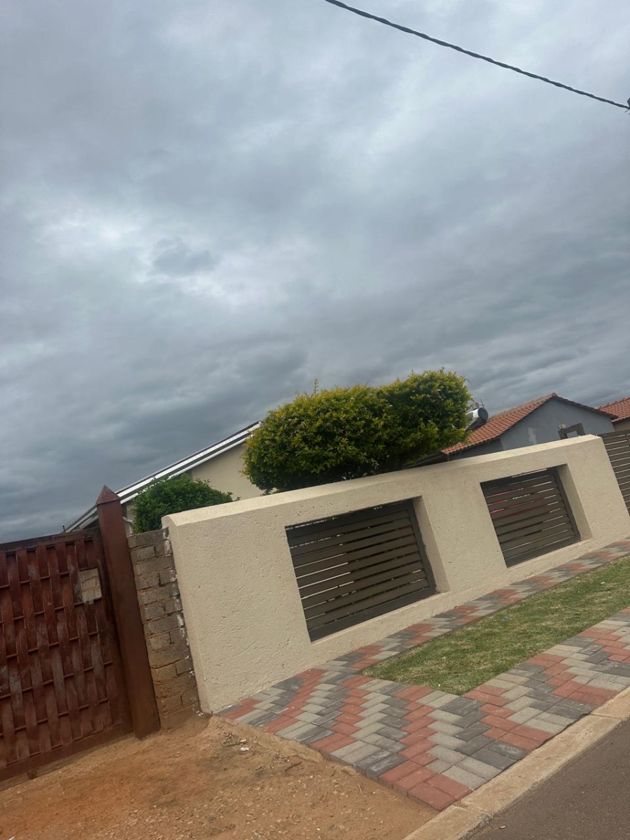 2 Bedroom Property for Sale in Dobsonville Ext 1 Gauteng