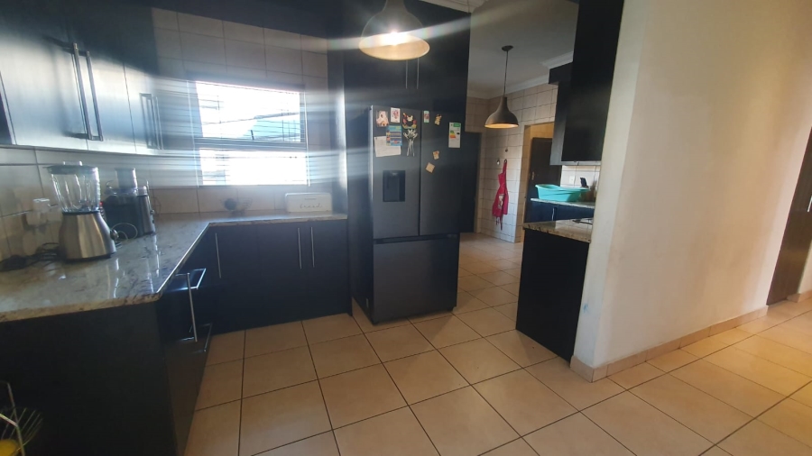 4 Bedroom Property for Sale in Amberfield Gauteng