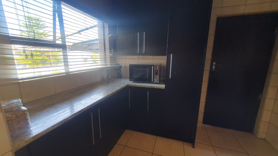 4 Bedroom Property for Sale in Amberfield Gauteng