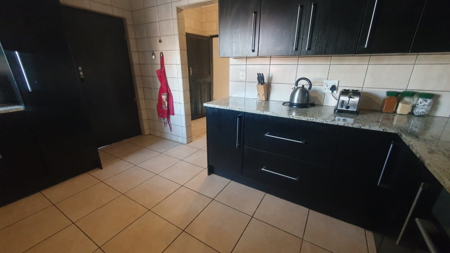 4 Bedroom Property for Sale in Amberfield Gauteng