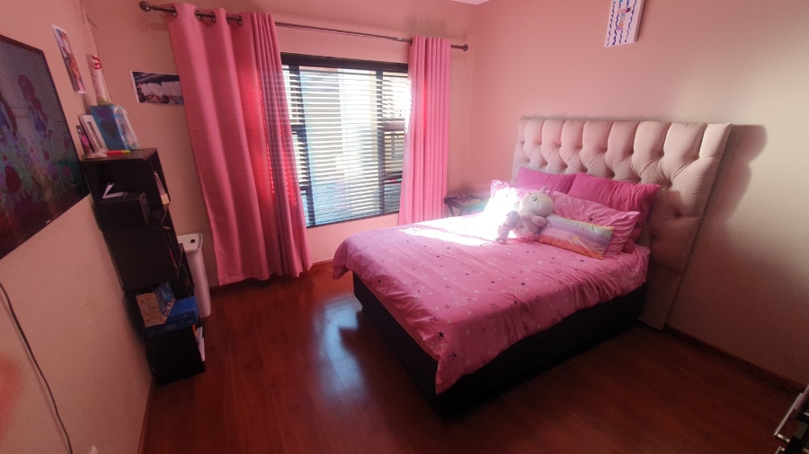 4 Bedroom Property for Sale in Amberfield Gauteng