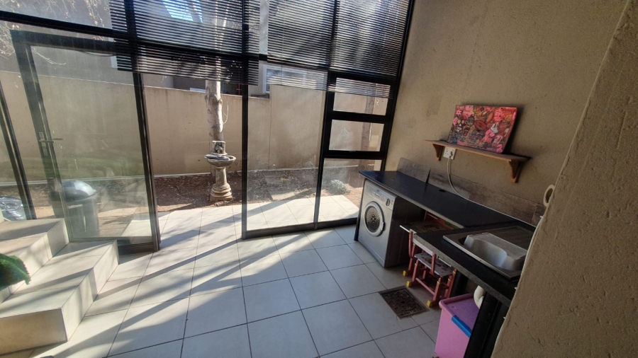 4 Bedroom Property for Sale in Amberfield Gauteng