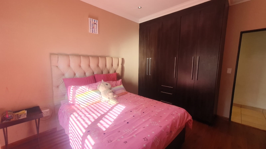 4 Bedroom Property for Sale in Amberfield Gauteng