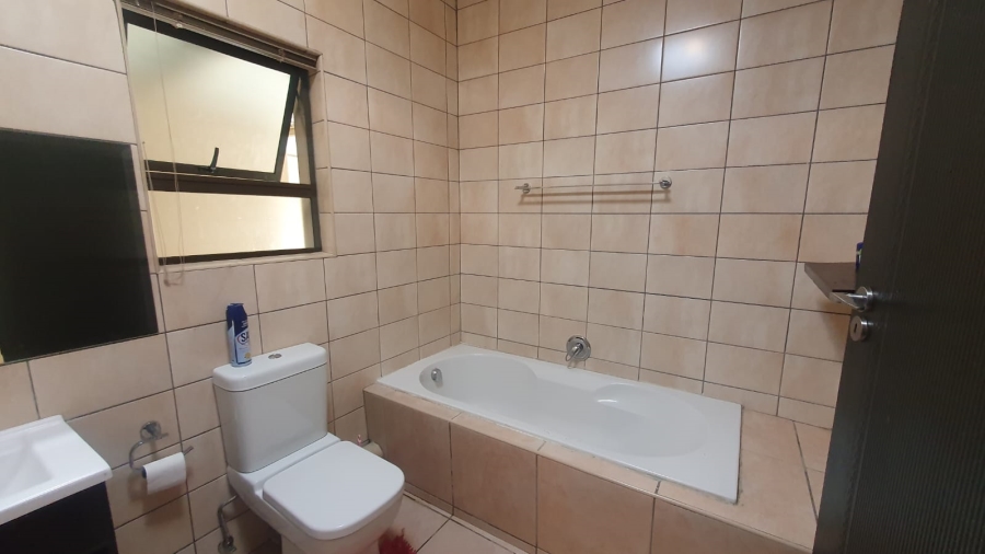 4 Bedroom Property for Sale in Amberfield Gauteng