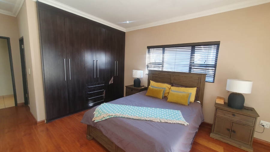 4 Bedroom Property for Sale in Amberfield Gauteng