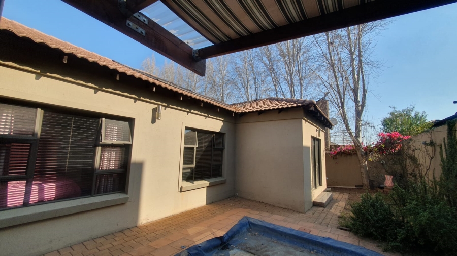 4 Bedroom Property for Sale in Amberfield Gauteng