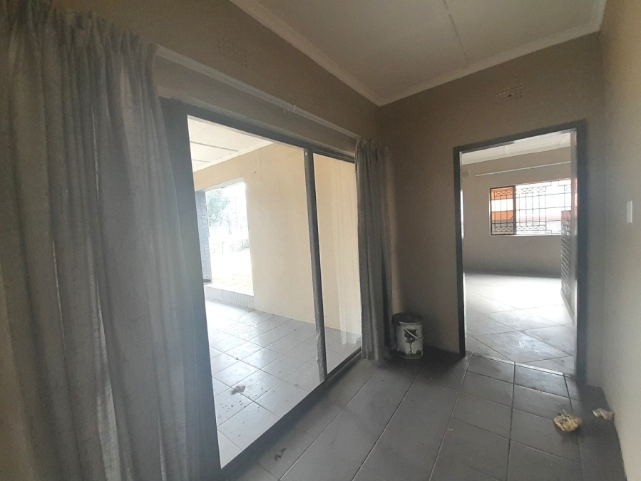 2 Bedroom Property for Sale in Peacehaven Gauteng
