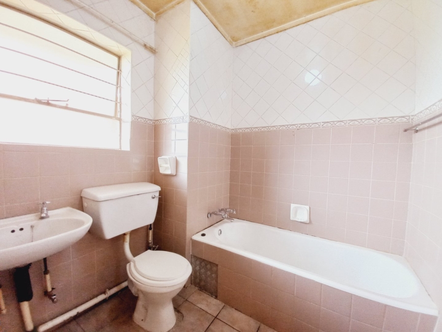 1 Bedroom Property for Sale in Malvern East Gauteng