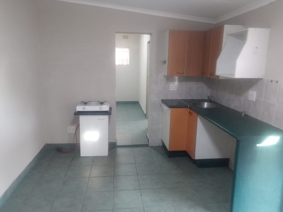 To Let 1 Bedroom Property for Rent in Highway Gardens Gauteng
