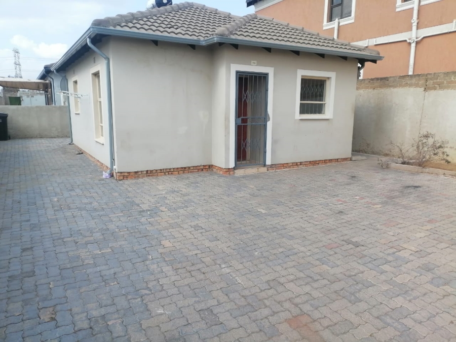 To Let 2 Bedroom Property for Rent in Riverside View Gauteng