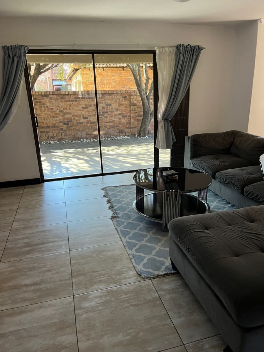 To Let 3 Bedroom Property for Rent in Willow Acres Ext 7 Gauteng