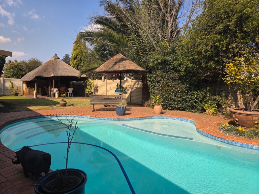 3 Bedroom Property for Sale in Vanderbijlpark SE 6 Gauteng
