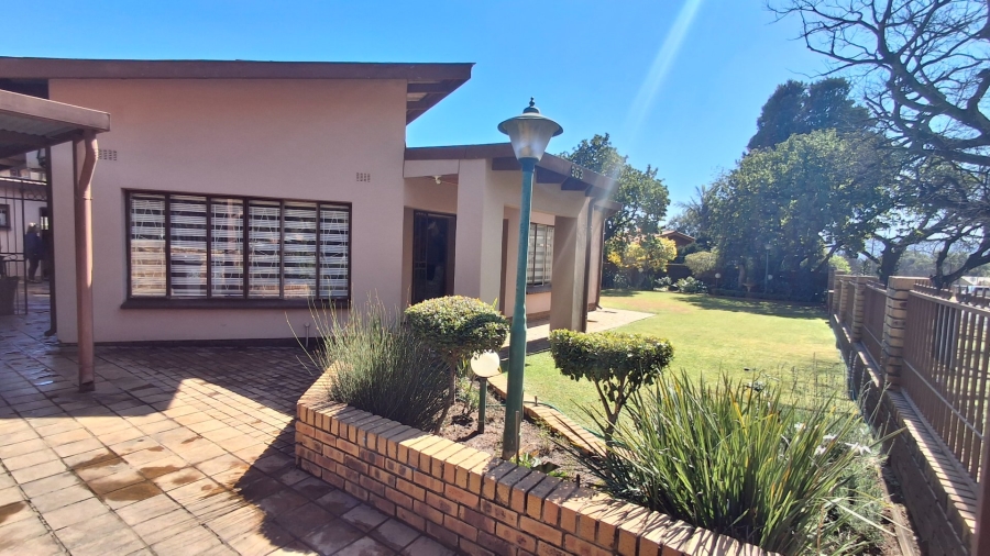 5 Bedroom Property for Sale in Pretoria Gardens Gauteng