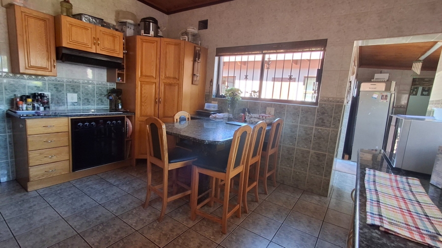 5 Bedroom Property for Sale in Pretoria Gardens Gauteng