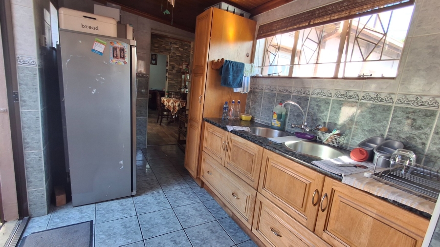 5 Bedroom Property for Sale in Pretoria Gardens Gauteng