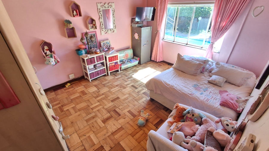 5 Bedroom Property for Sale in Pretoria Gardens Gauteng