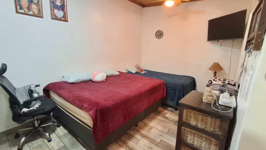 5 Bedroom Property for Sale in Pretoria Gardens Gauteng