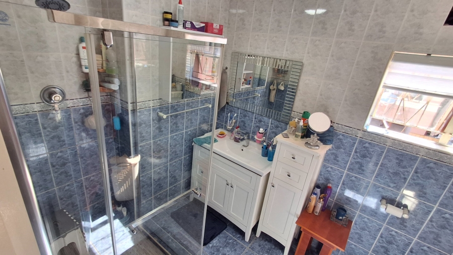 5 Bedroom Property for Sale in Pretoria Gardens Gauteng