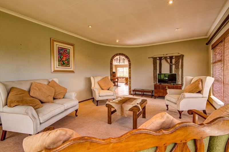 4 Bedroom Property for Sale in Benoni Small Farms Gauteng
