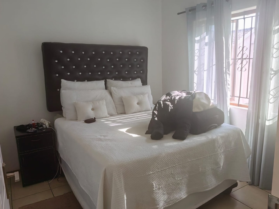 2 Bedroom Property for Sale in Hesteapark Gauteng