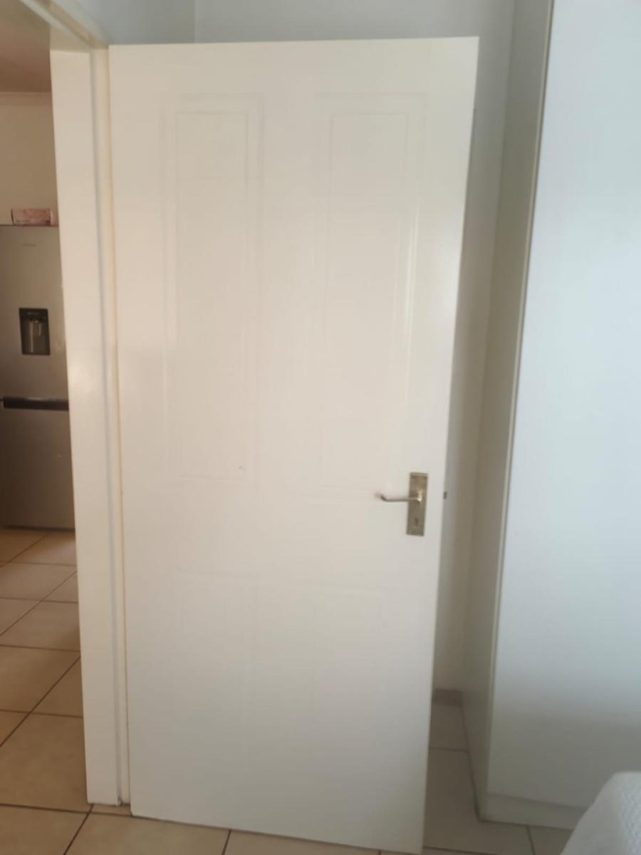2 Bedroom Property for Sale in Hesteapark Gauteng