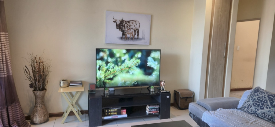 2 Bedroom Property for Sale in Rooihuiskraal North Gauteng