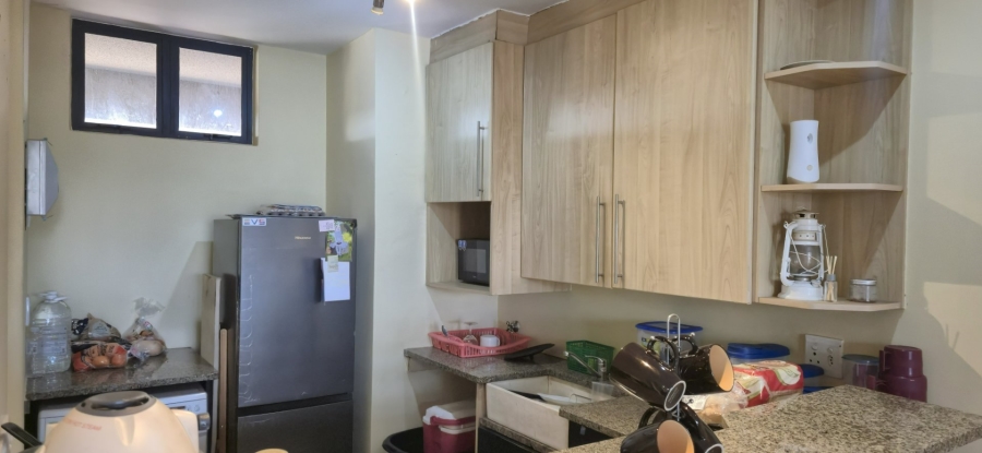 2 Bedroom Property for Sale in Rooihuiskraal North Gauteng