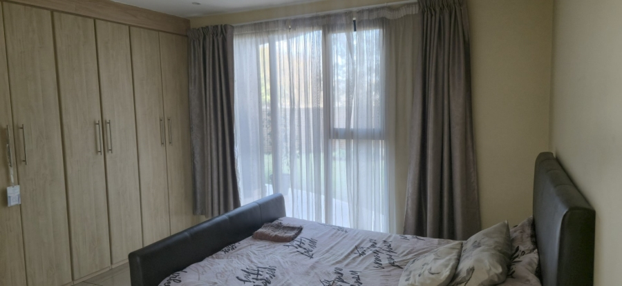 2 Bedroom Property for Sale in Rooihuiskraal North Gauteng