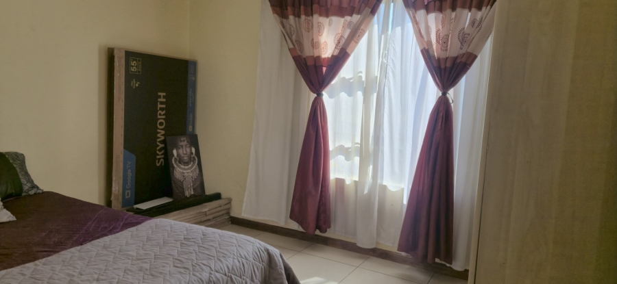 2 Bedroom Property for Sale in Rooihuiskraal North Gauteng