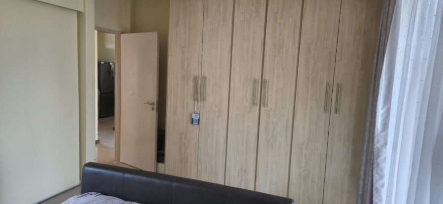 2 Bedroom Property for Sale in Rooihuiskraal North Gauteng