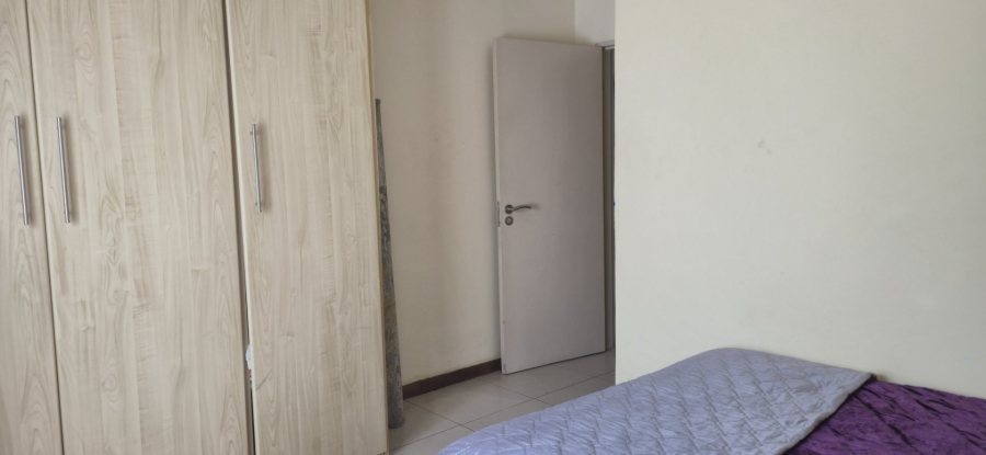 2 Bedroom Property for Sale in Rooihuiskraal North Gauteng