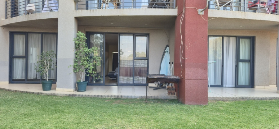 2 Bedroom Property for Sale in Rooihuiskraal North Gauteng