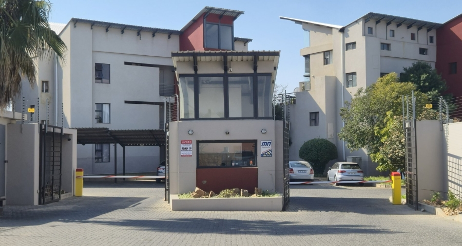 2 Bedroom Property for Sale in Rooihuiskraal North Gauteng