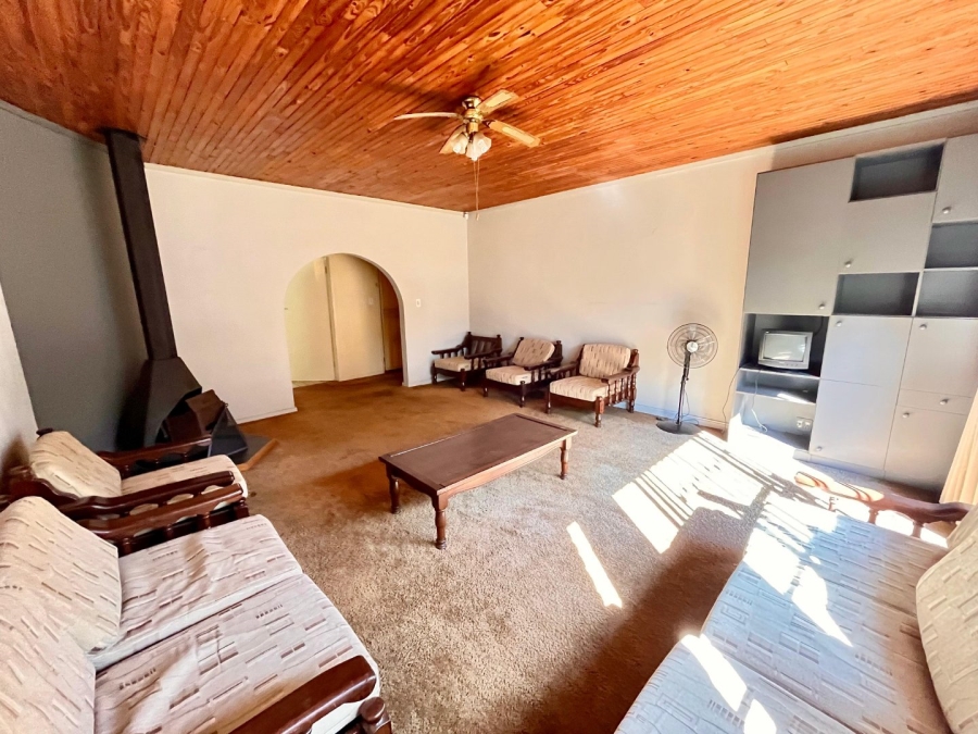 To Let 4 Bedroom Property for Rent in Eldoraigne Gauteng