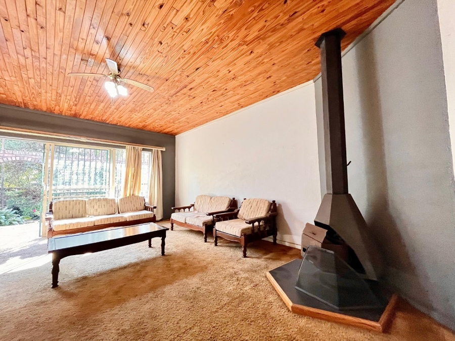 To Let 4 Bedroom Property for Rent in Eldoraigne Gauteng