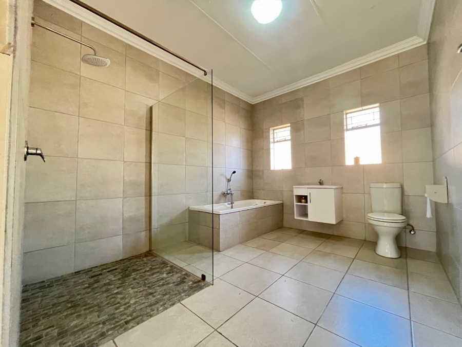 To Let 4 Bedroom Property for Rent in Eldoraigne Gauteng