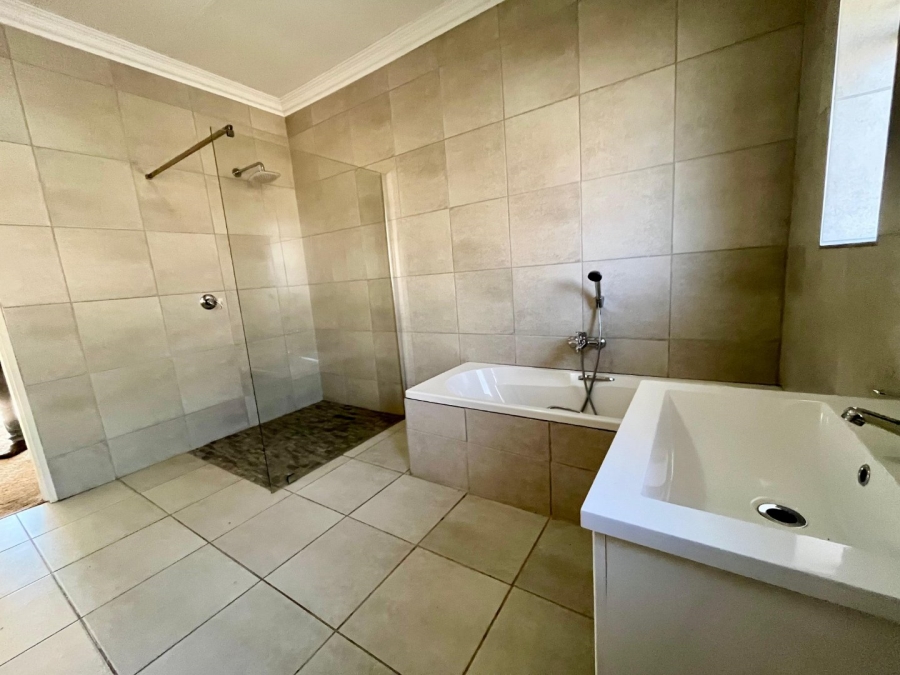 To Let 4 Bedroom Property for Rent in Eldoraigne Gauteng
