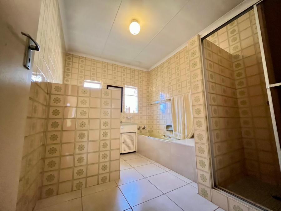 To Let 4 Bedroom Property for Rent in Eldoraigne Gauteng