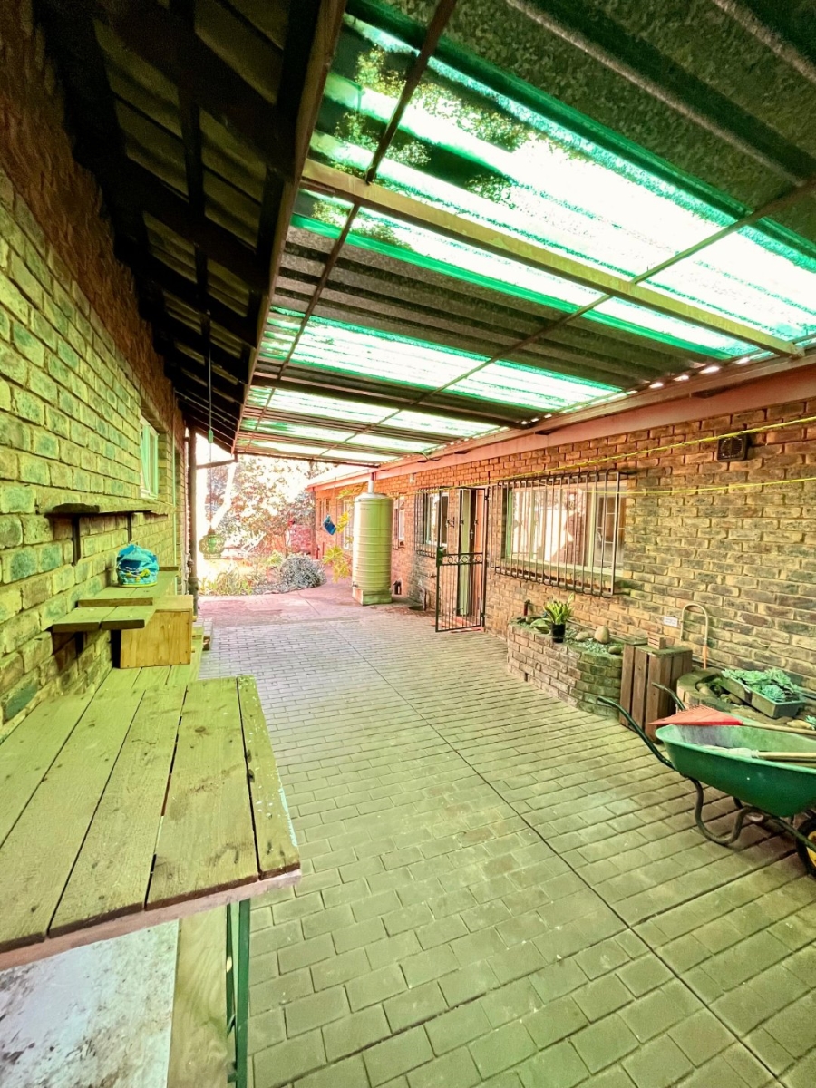 To Let 4 Bedroom Property for Rent in Eldoraigne Gauteng