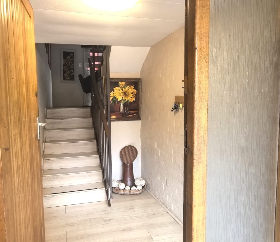 3 Bedroom Property for Sale in La Montagne Gauteng