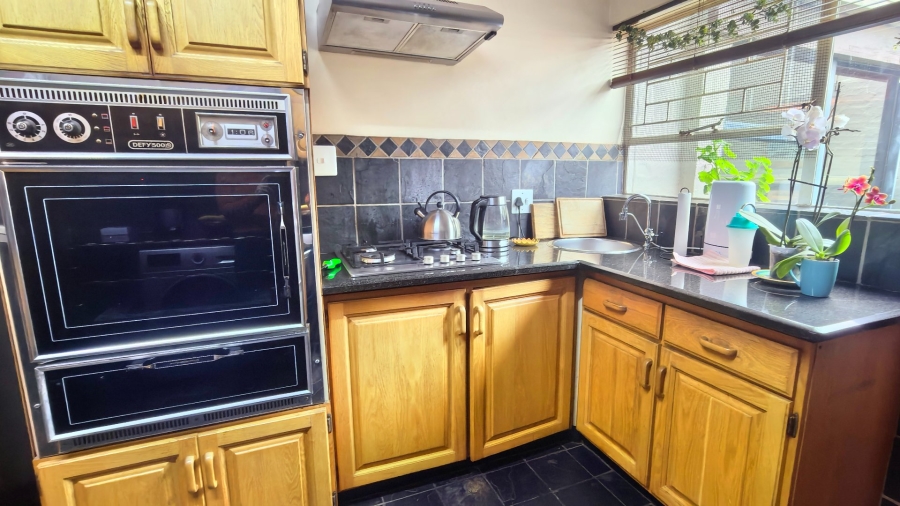 3 Bedroom Property for Sale in La Montagne Gauteng