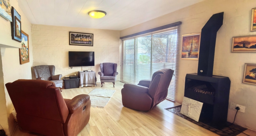 3 Bedroom Property for Sale in La Montagne Gauteng