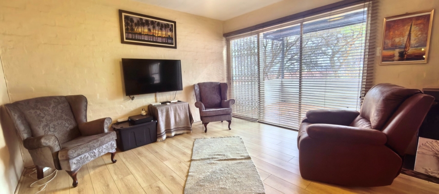 3 Bedroom Property for Sale in La Montagne Gauteng